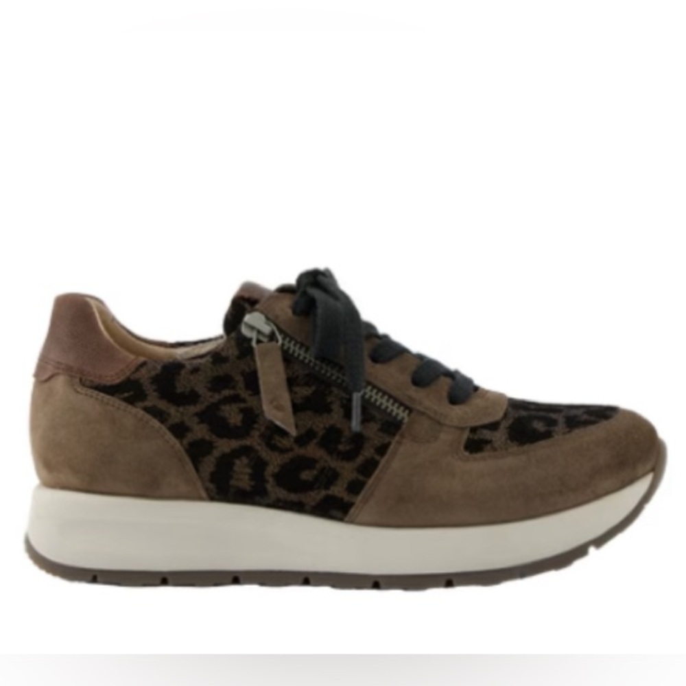 Leather Sneakers with zipper
COLOR: brown print combo
Never Worn, in Box